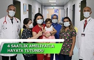 Karın duvarında keseyle doğan bebeğin annesi: doktorlar hiç vazgeçmedi
